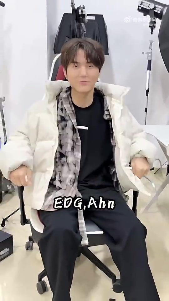 金年会EDG官宣Ahn加盟后Ahn抖音更新视频：铁铁们赛场见！